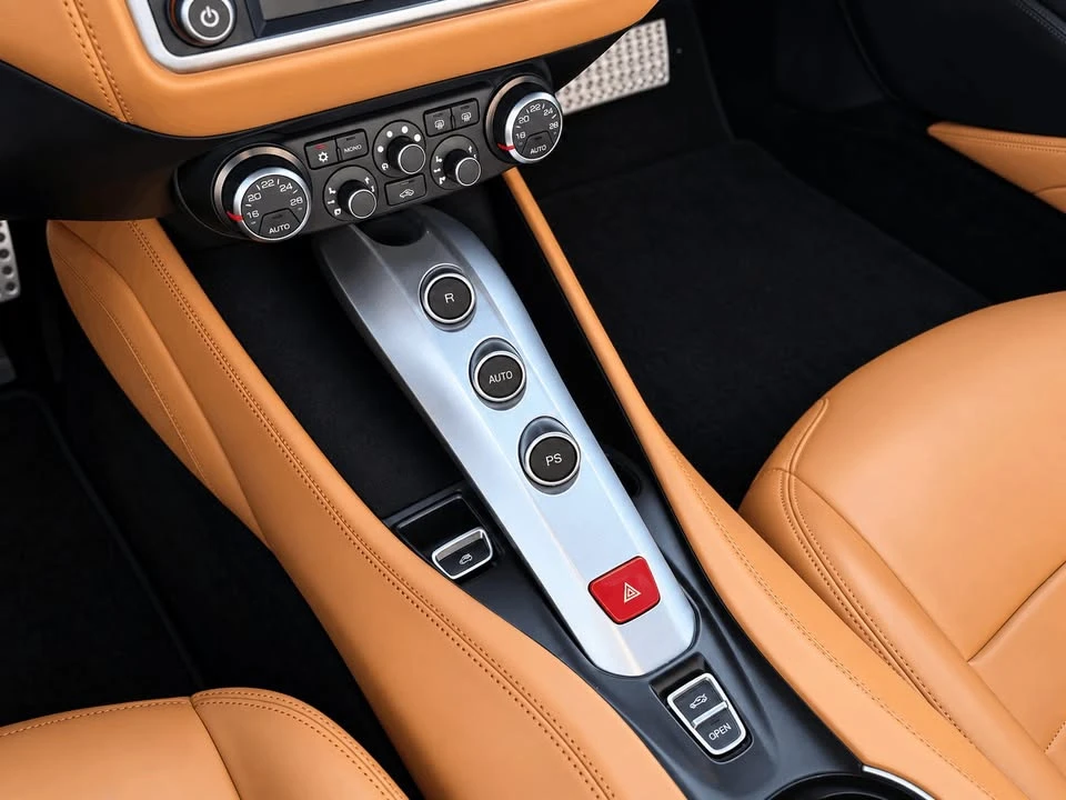 2015 Ferrari California T - Image 12 of 18
