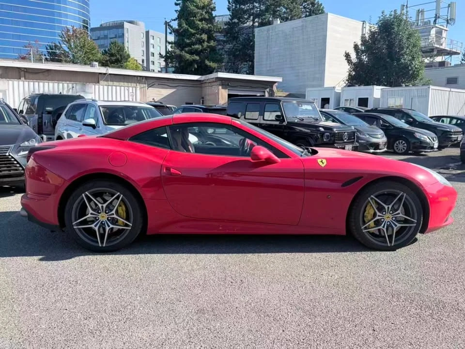 2015 Ferrari California T - Image 3 of 18