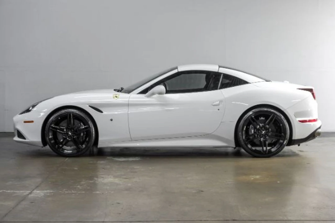2015 Ferrari California T - Image 16 of 21