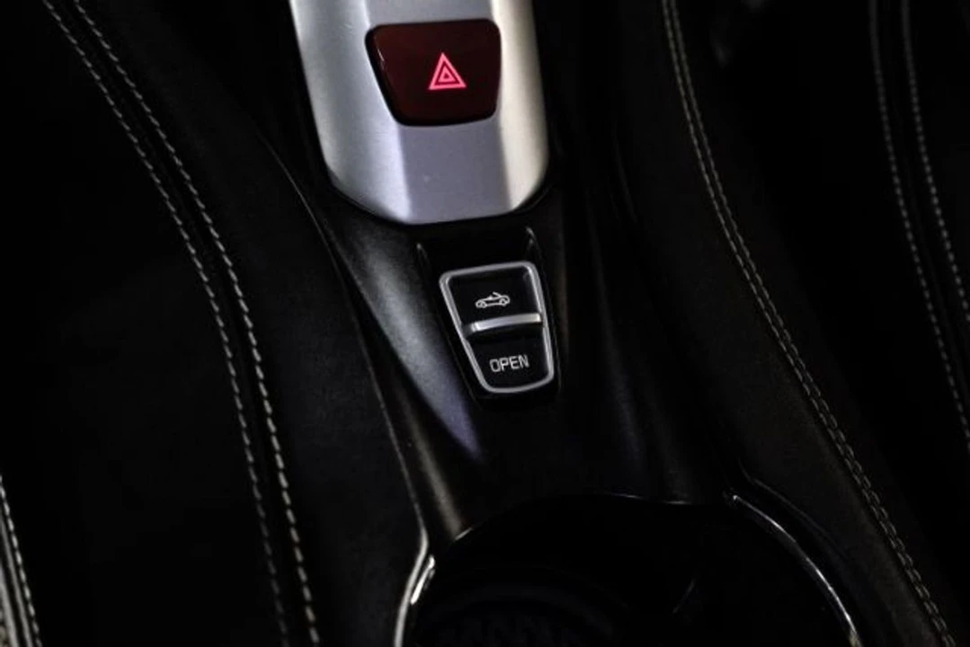 2015 Ferrari California T - Image 30 of 31