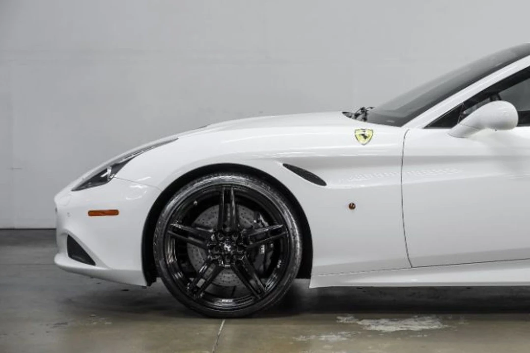 2015 Ferrari California T - Image 17 of 21