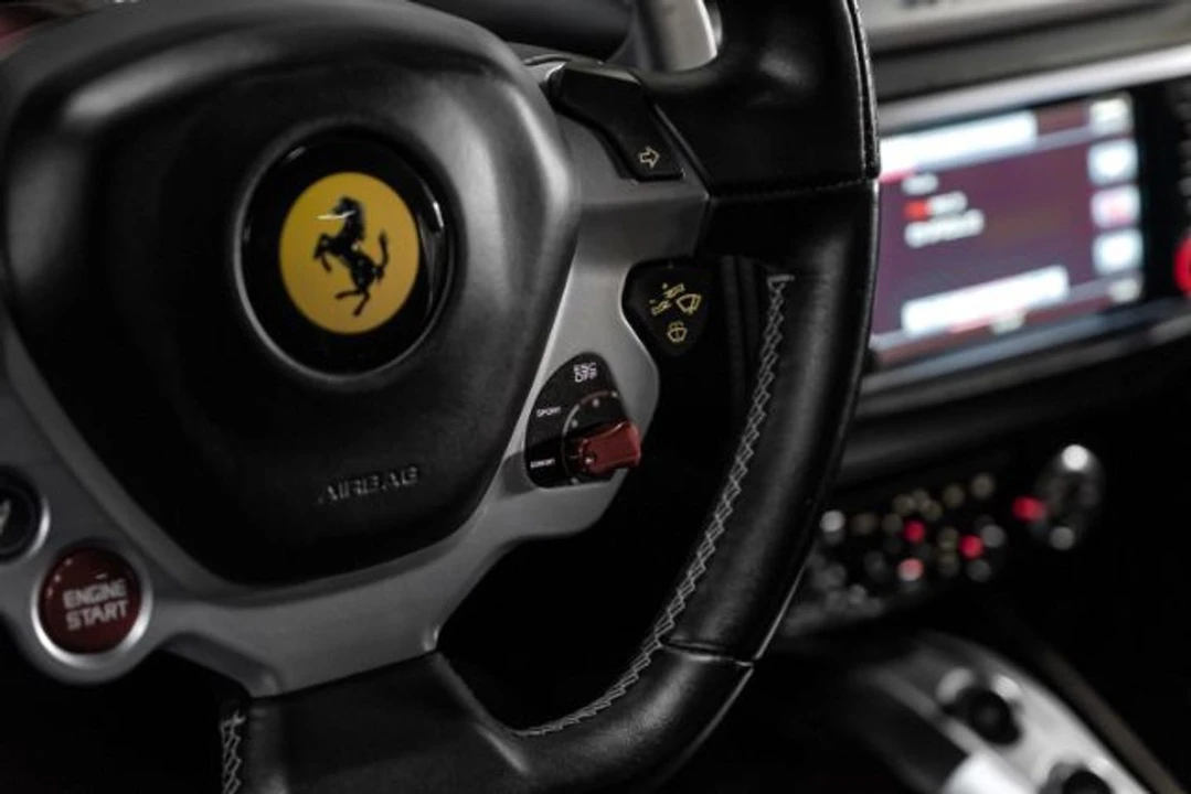 2015 Ferrari California T - Image 23 of 31