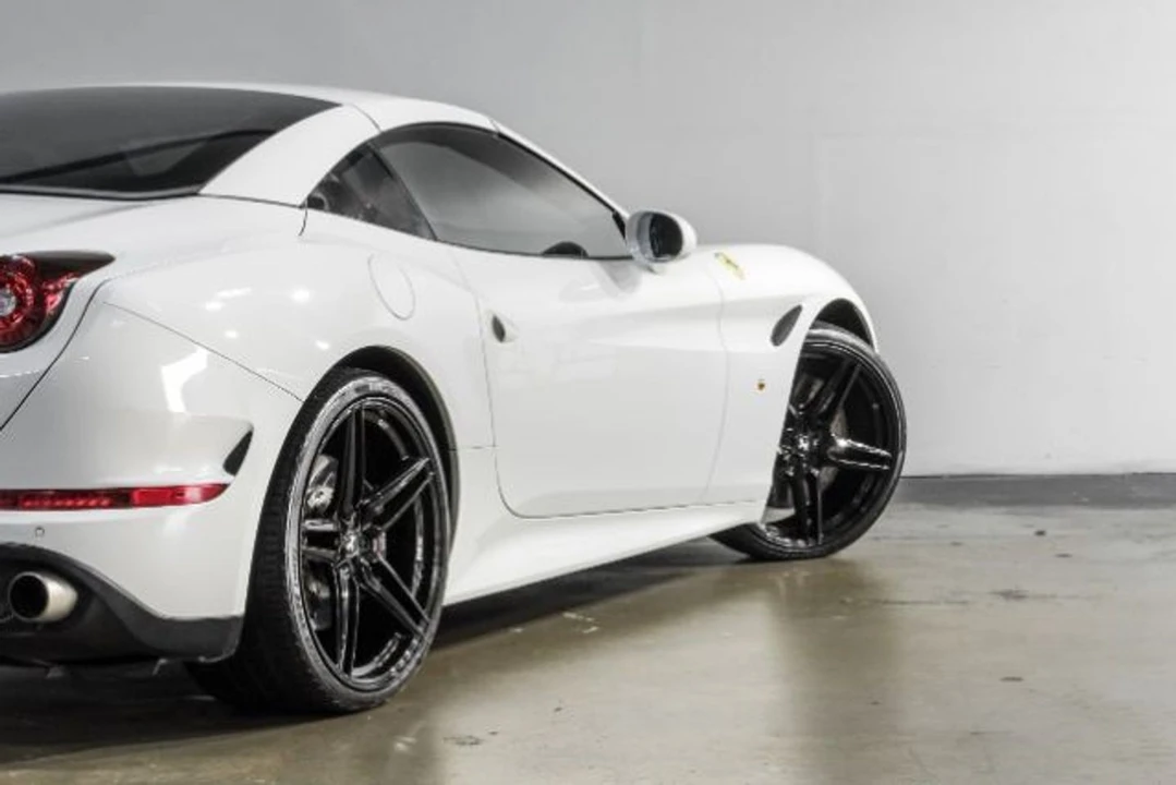 2015 Ferrari California T - Image 13 of 21
