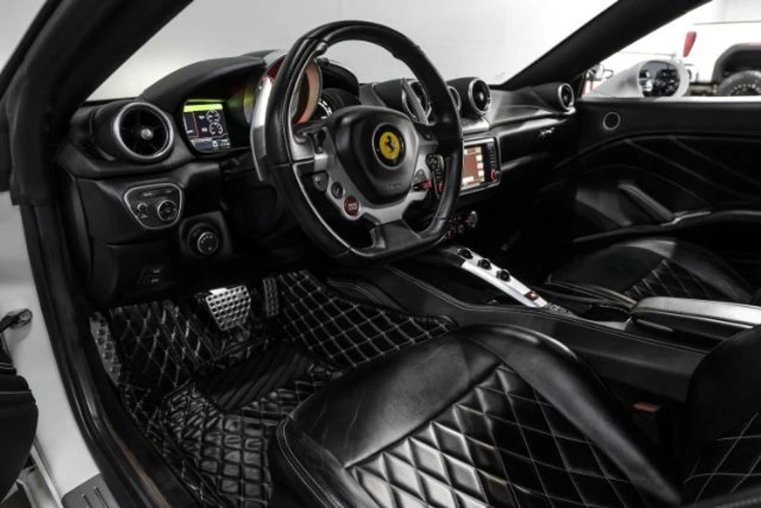 2015 Ferrari California T - Image 3 of 21