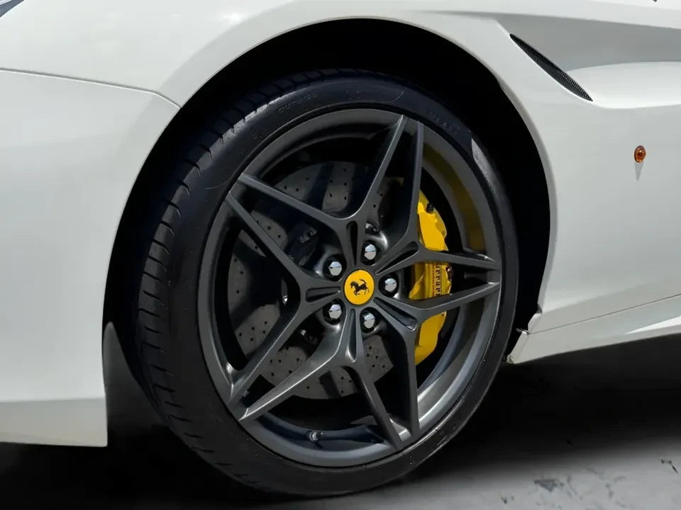 2015 Ferrari California T - Image 4 of 20