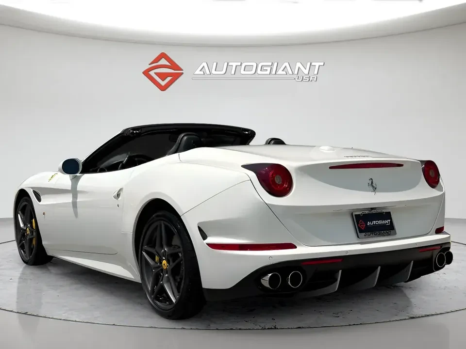 2015 Ferrari California T - Image 18 of 20