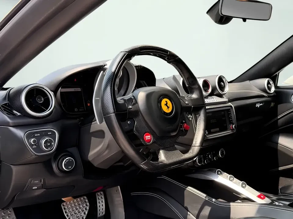 2015 Ferrari California T - Image 10 of 20
