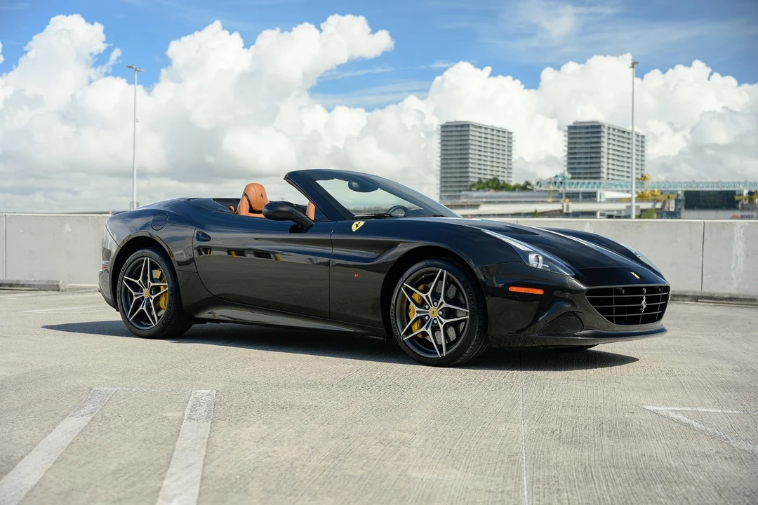 2015 Ferrari California T - Image 4 of 19