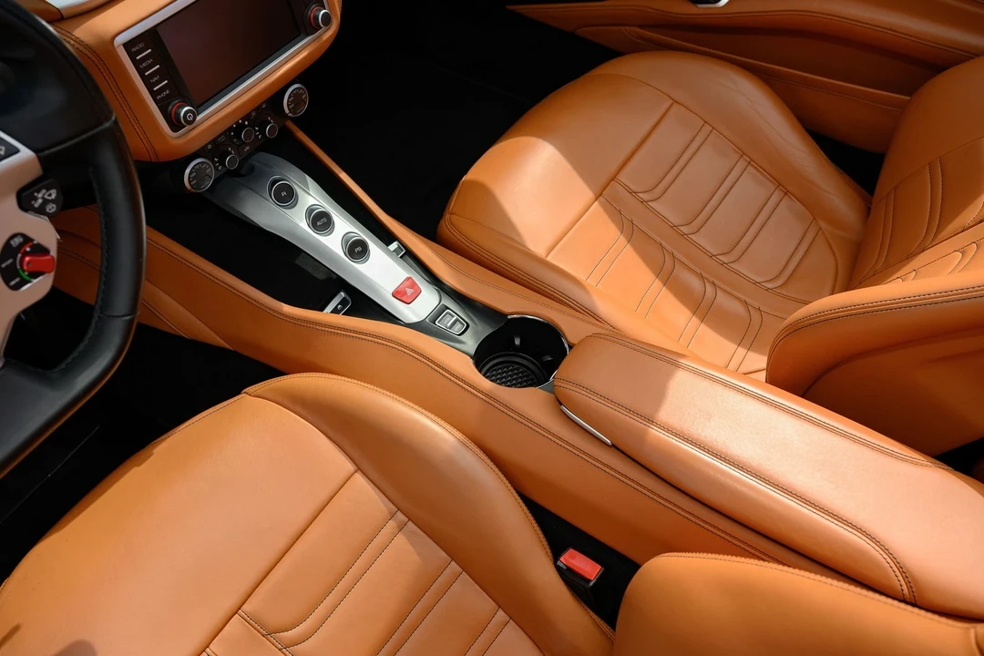 2015 Ferrari California T - Image 13 of 19