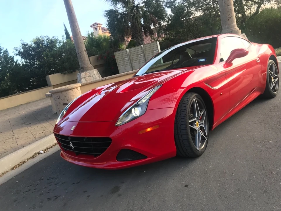 2015 Ferrari California T - Image 2 of 13