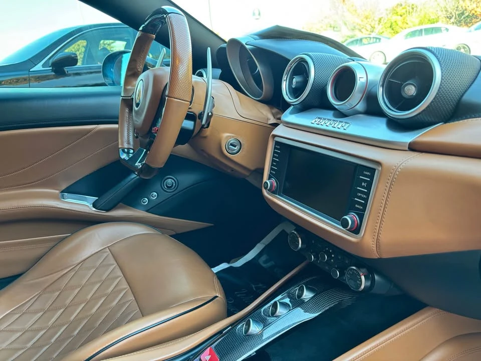 2015 Ferrari California - Image 9 of 10
