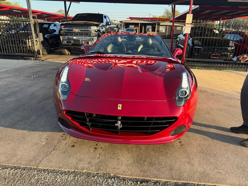 2015 Ferrari California T - Image 2 of 14