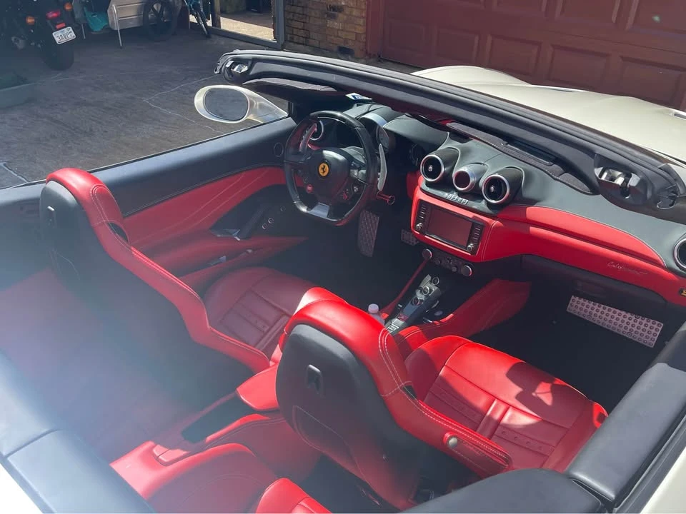 2015 Ferrari California T - Image 8 of 14