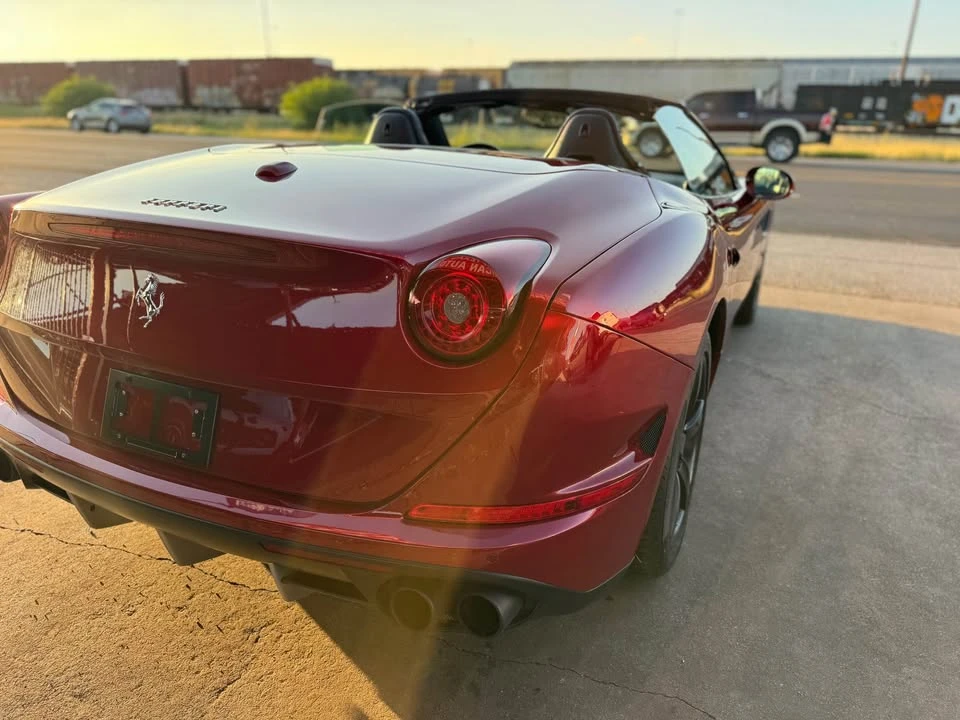 2015 Ferrari California T - Image 16 of 18