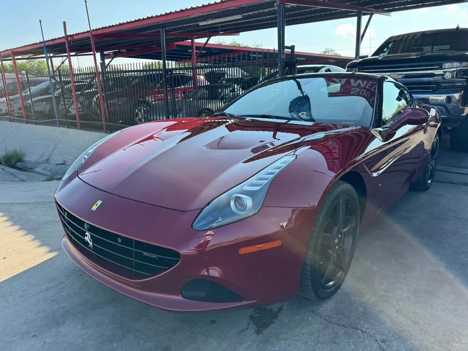2015 Ferrari California T - Image 4 of 11