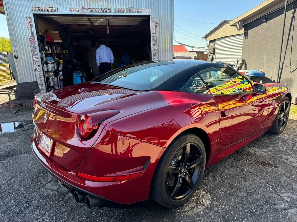 2015 Ferrari California T - Image 16 of 17