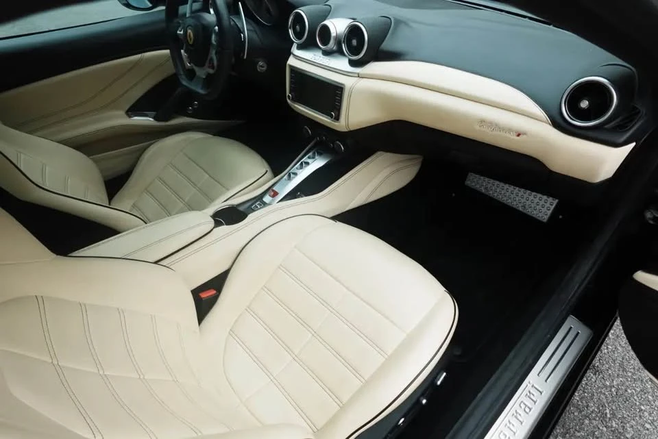 2015 Ferrari California T - Image 13 of 20