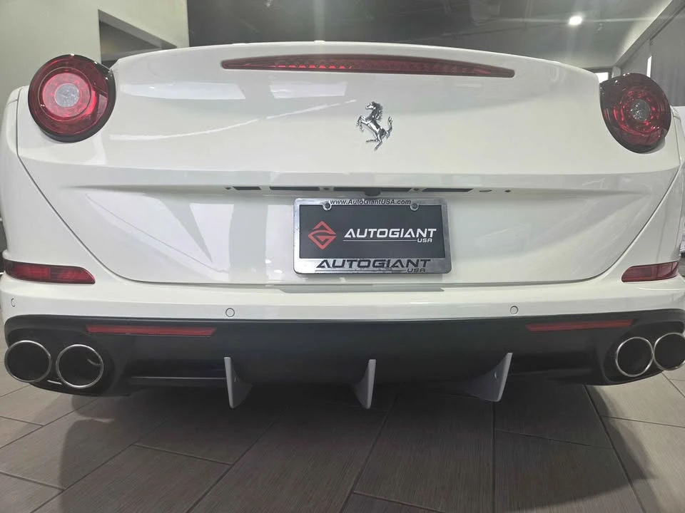 2015 Ferrari California T - Image 7 of 10