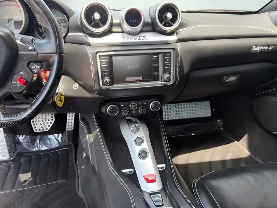2015 Ferrari California T - Image 10 of 10