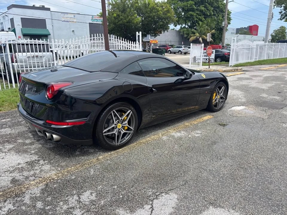 2015 Ferrari California T - Image 3 of 11