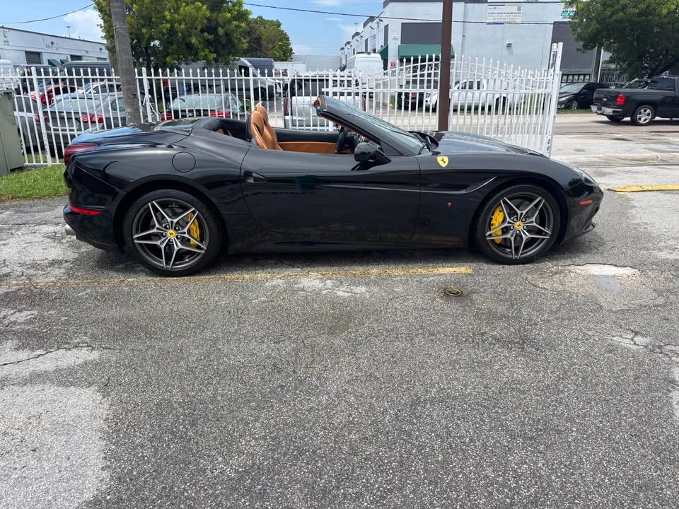 2015 Ferrari California T - Image 6 of 11