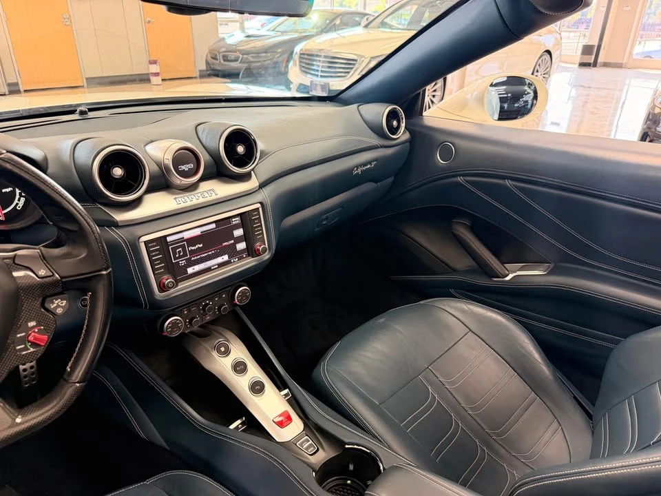2015 Ferrari California T - Image 10 of 20