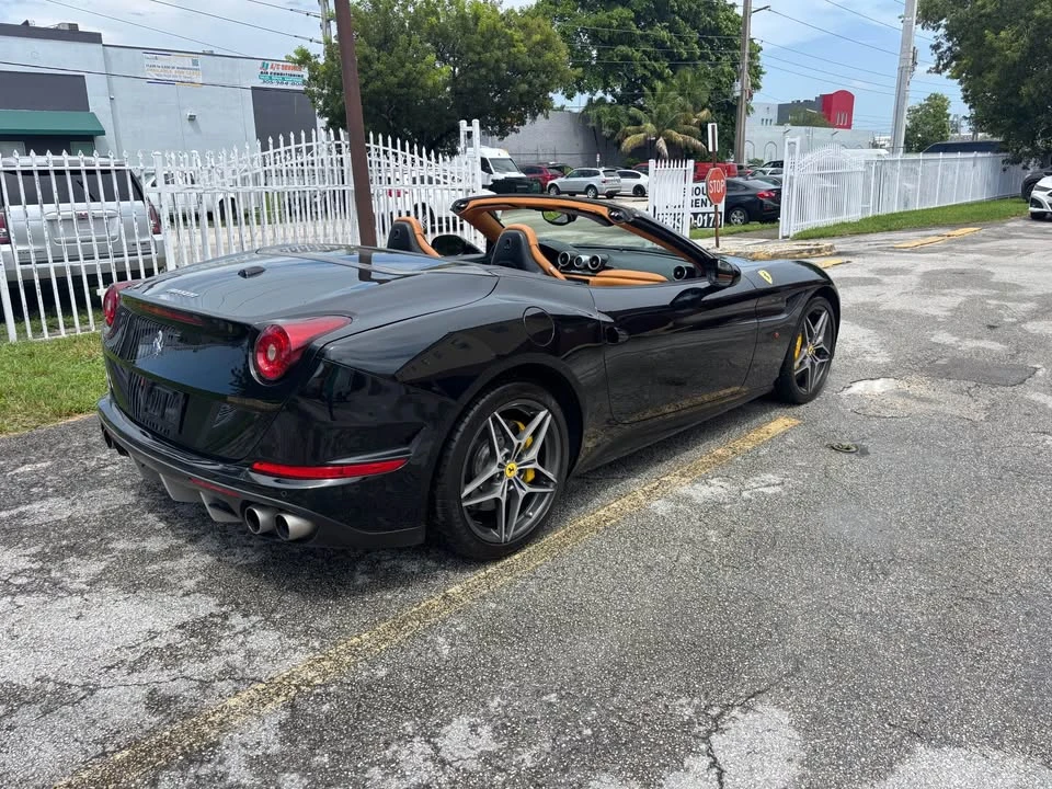 2015 Ferrari California T - Image 5 of 9