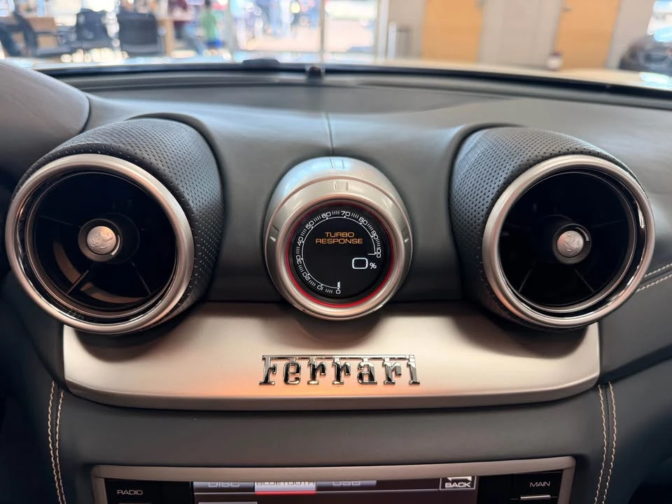 2015 Ferrari California T - Image 18 of 20