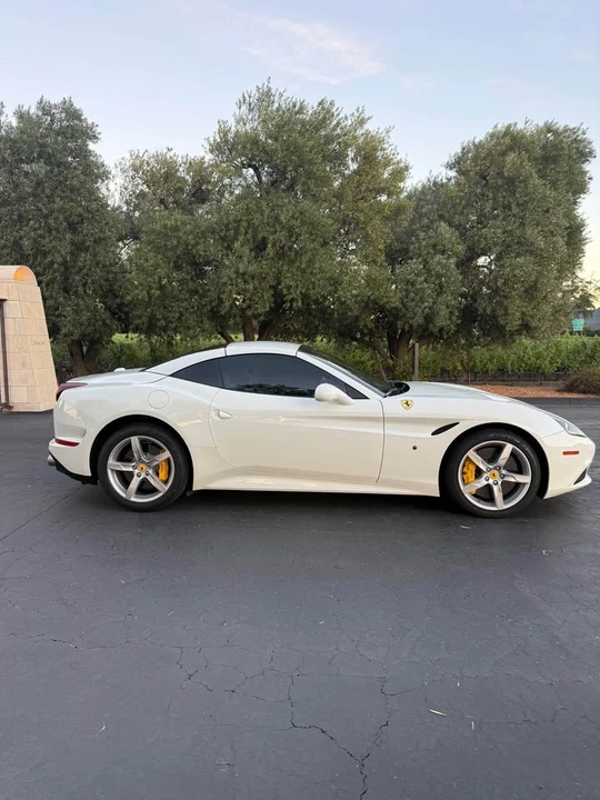 2015 Ferrari California T - Image 3 of 17