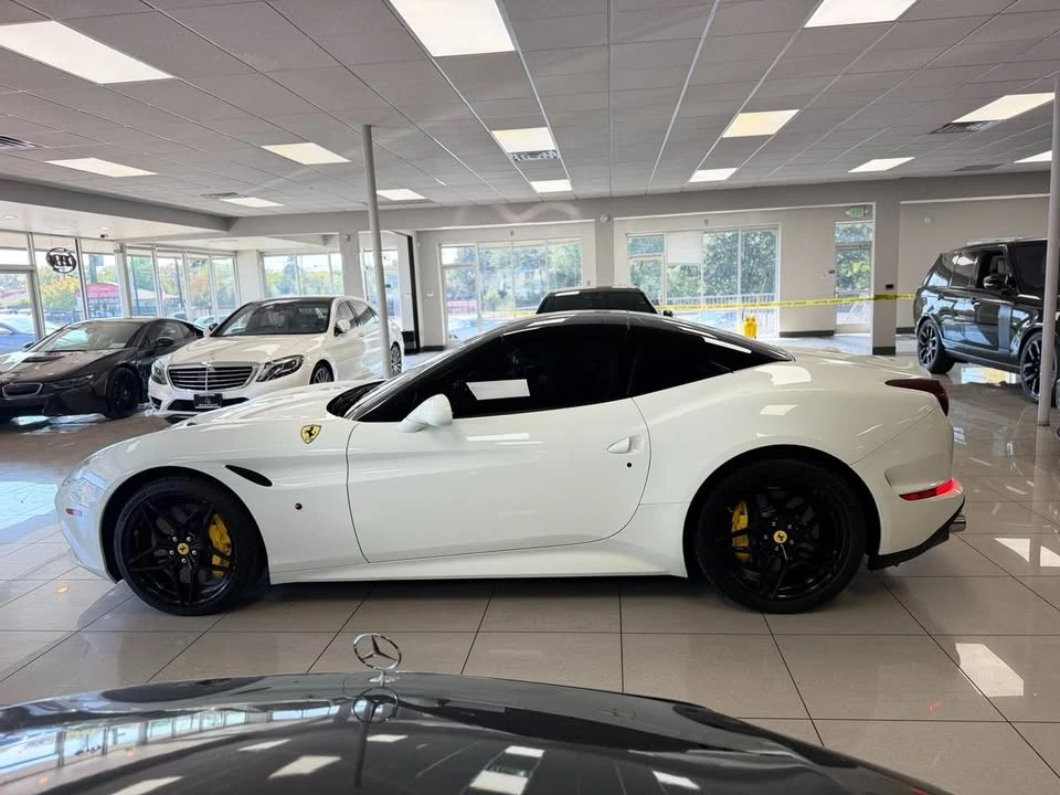 2015 Ferrari California T - Image 5 of 16