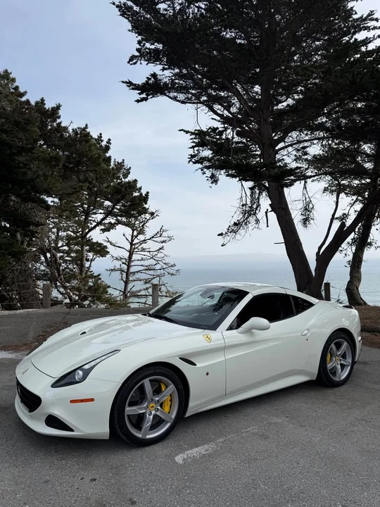 2015 Ferrari California T - Image 14 of 17