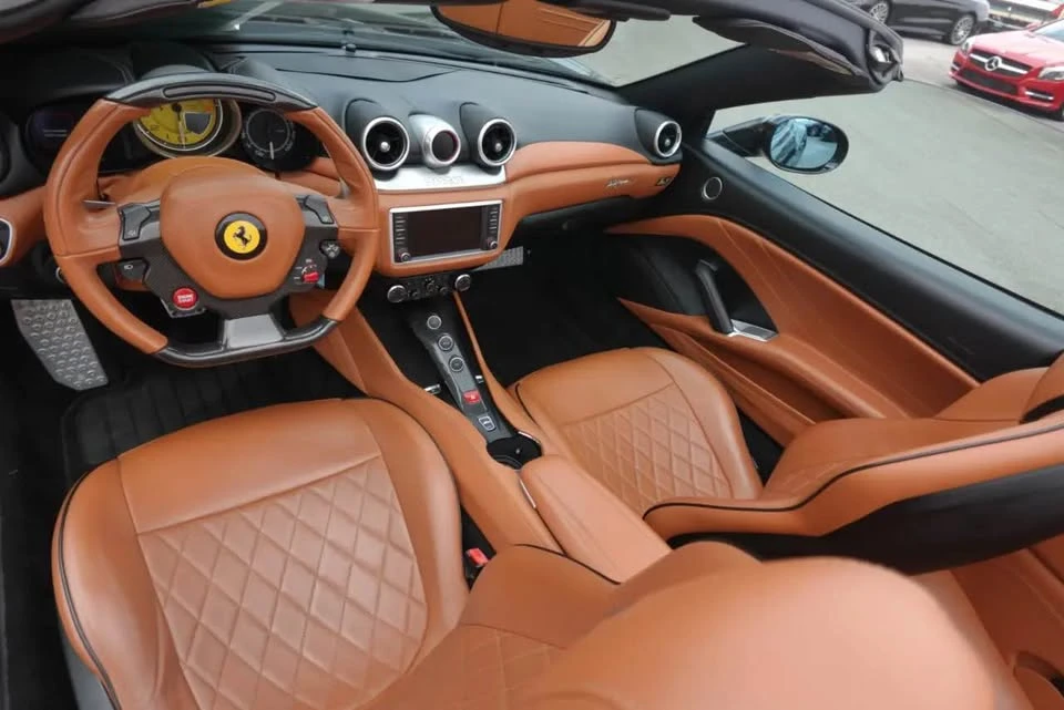 2015 Ferrari California T - Image 10 of 20