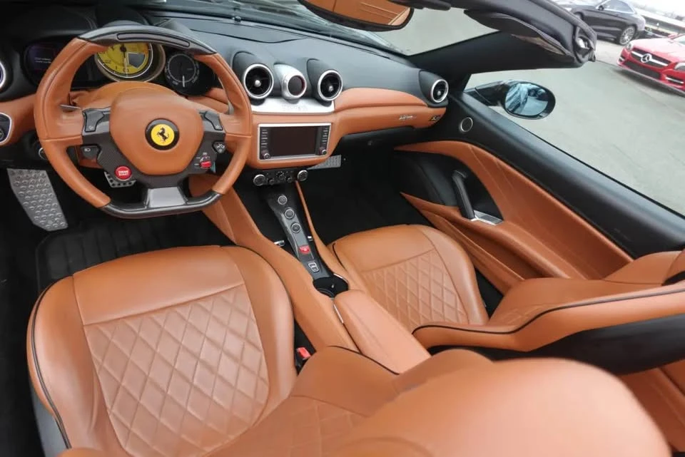 2015 Ferrari California T - Image 14 of 20