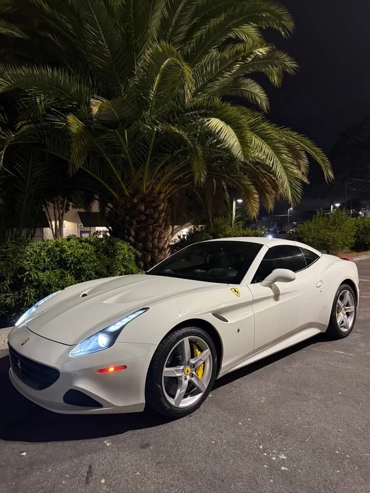 2015 Ferrari California T - Image 15 of 17