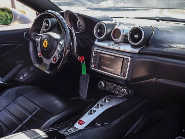 2015 Ferrari California T - Image 31 of 31