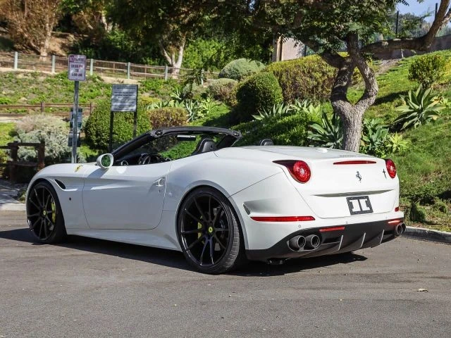 2015 Ferrari California T - Image 3 of 31