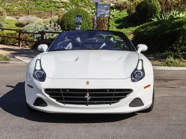 2015 Ferrari California T - Image 8 of 31