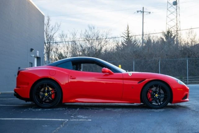 2015 Ferrari California T - Image 9 of 21