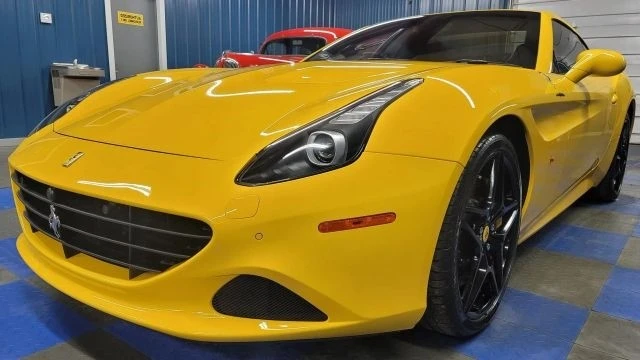 2015 Ferrari California T - Image 2 of 12
