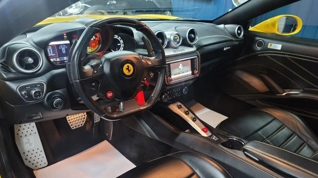 2015 Ferrari California T - Image 8 of 12