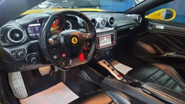 2015 Ferrari California T - Image 8 of 21