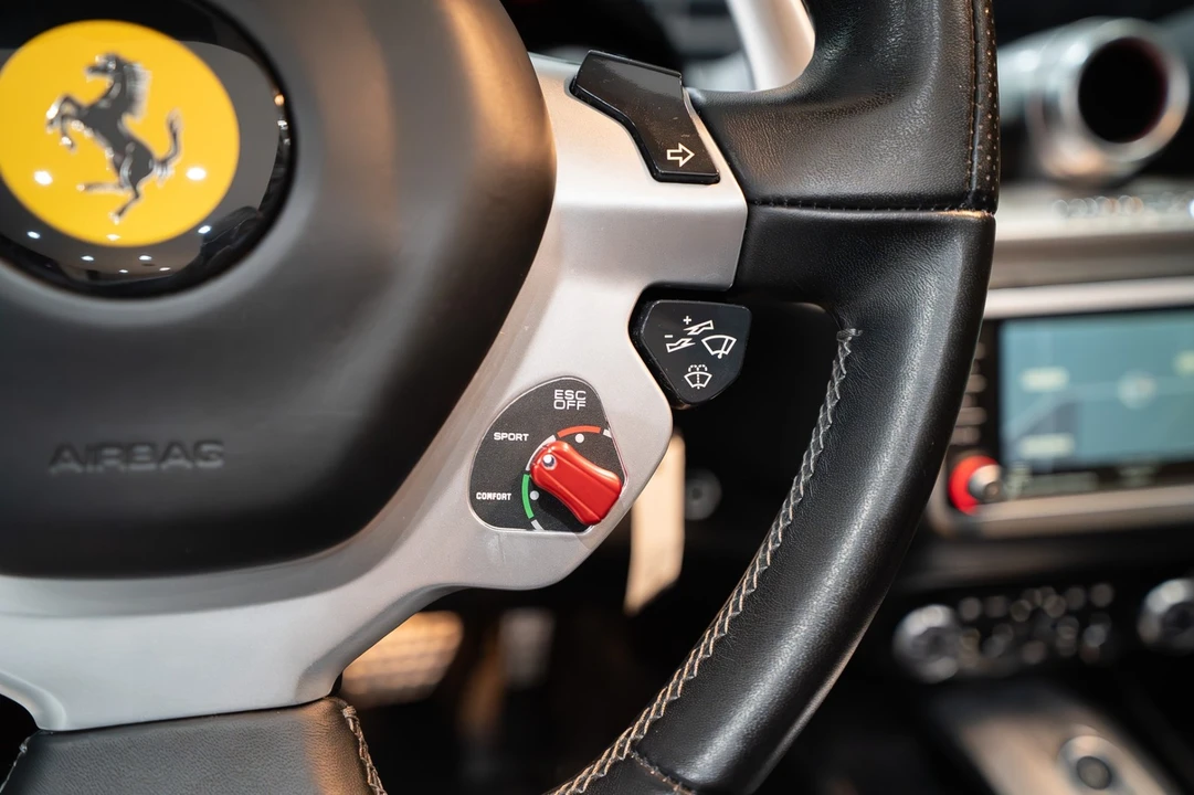2015 Ferrari California T - Image 17 of 31