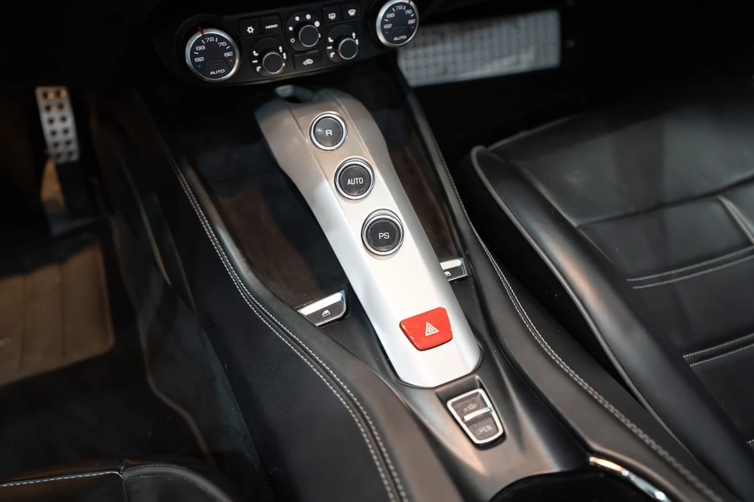 2015 Ferrari California T - Image 21 of 31