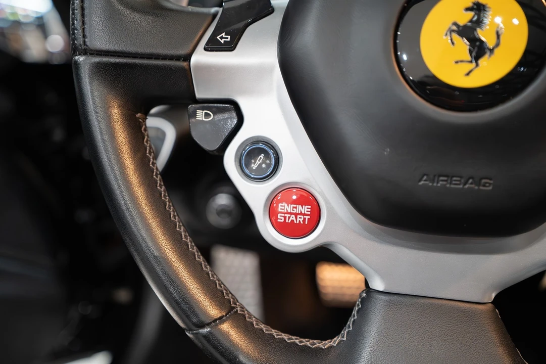 2015 Ferrari California T - Image 16 of 31