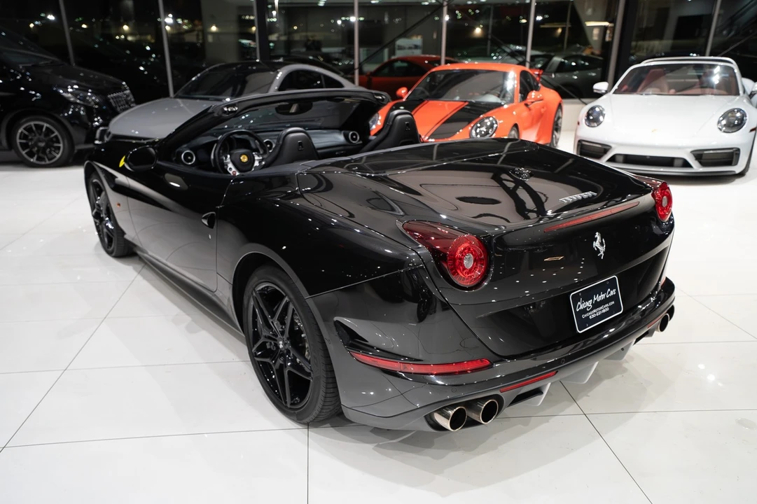 2015 Ferrari California T - Image 2 of 31