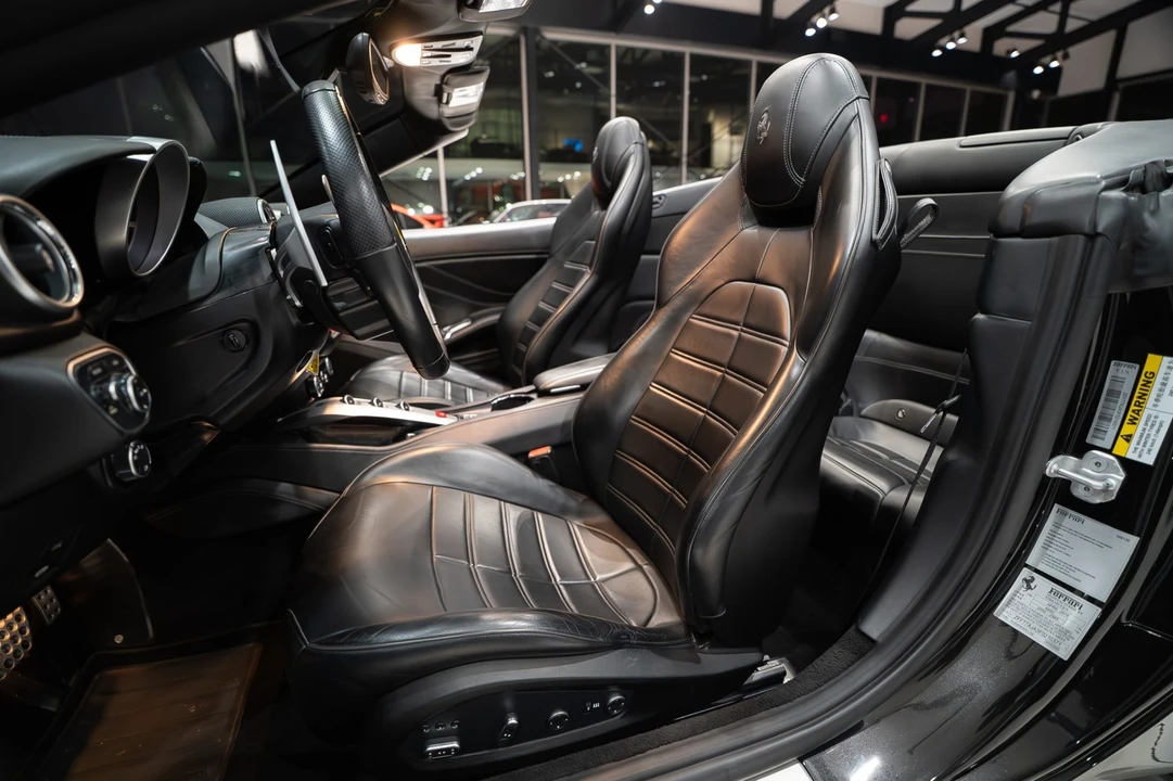 2015 Ferrari California T - Image 9 of 31