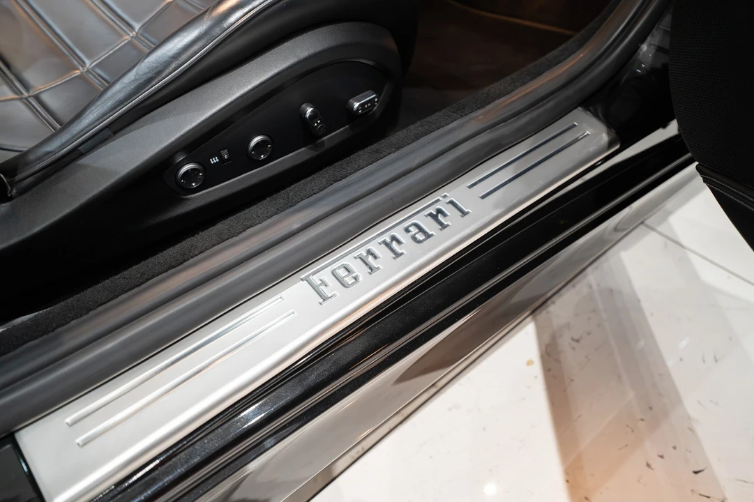2015 Ferrari California T - Image 25 of 31