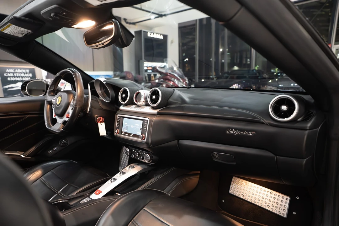 2015 Ferrari California T - Image 28 of 31