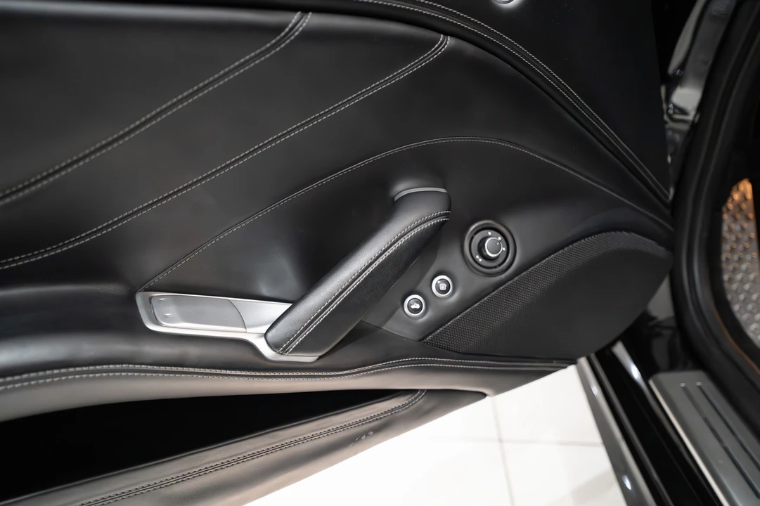 2015 Ferrari California T - Image 6 of 21