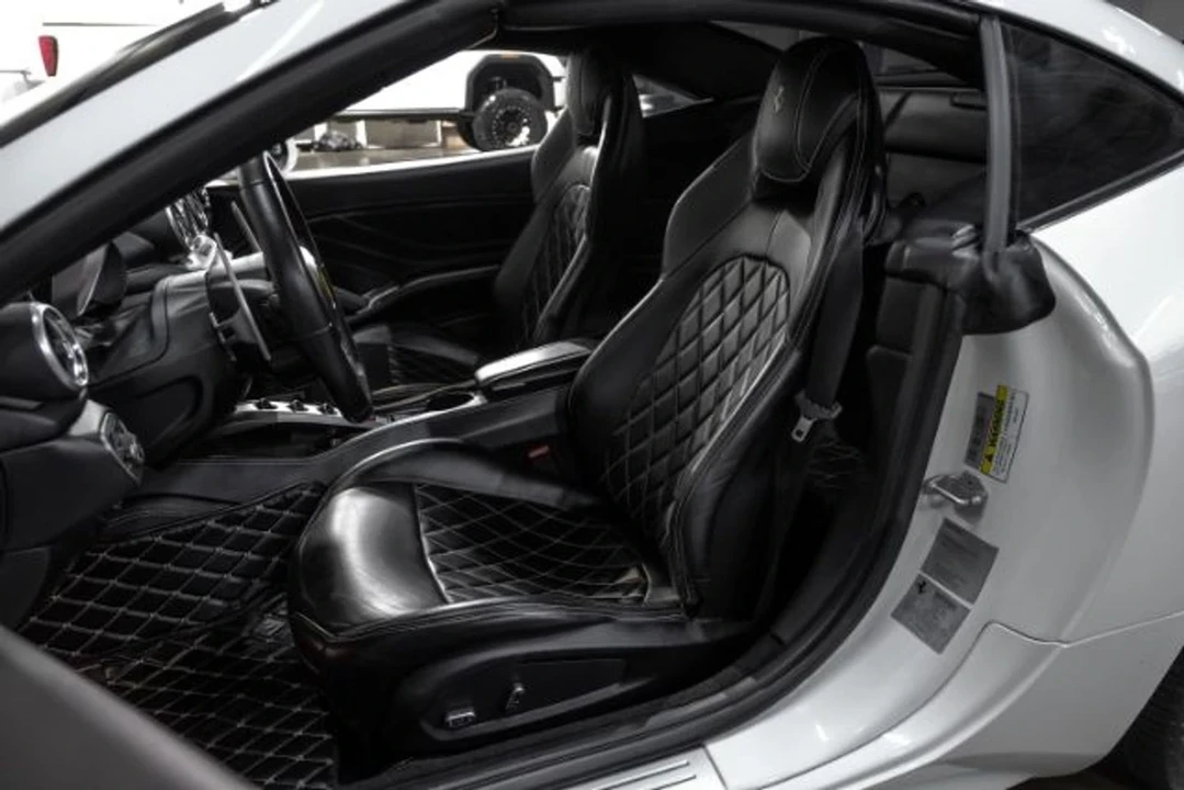 2015 Ferrari California T - Image 4 of 12